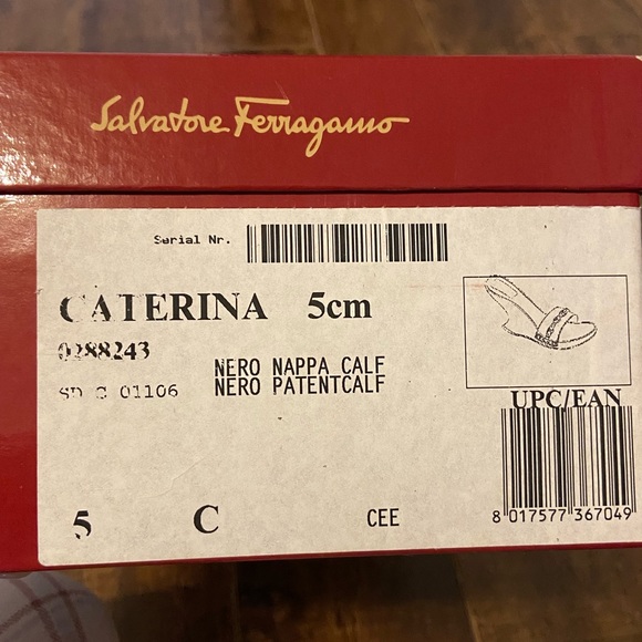 Vintage Salvatore Ferregamo Caterina sandals. - Picture 9 of 12